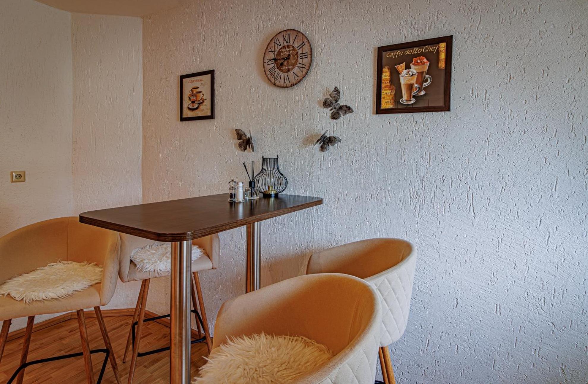 Wohnen Ueber Einem Mediterranen Restaurant,Apartment 2 Oder 3 Leipzig Exterior foto